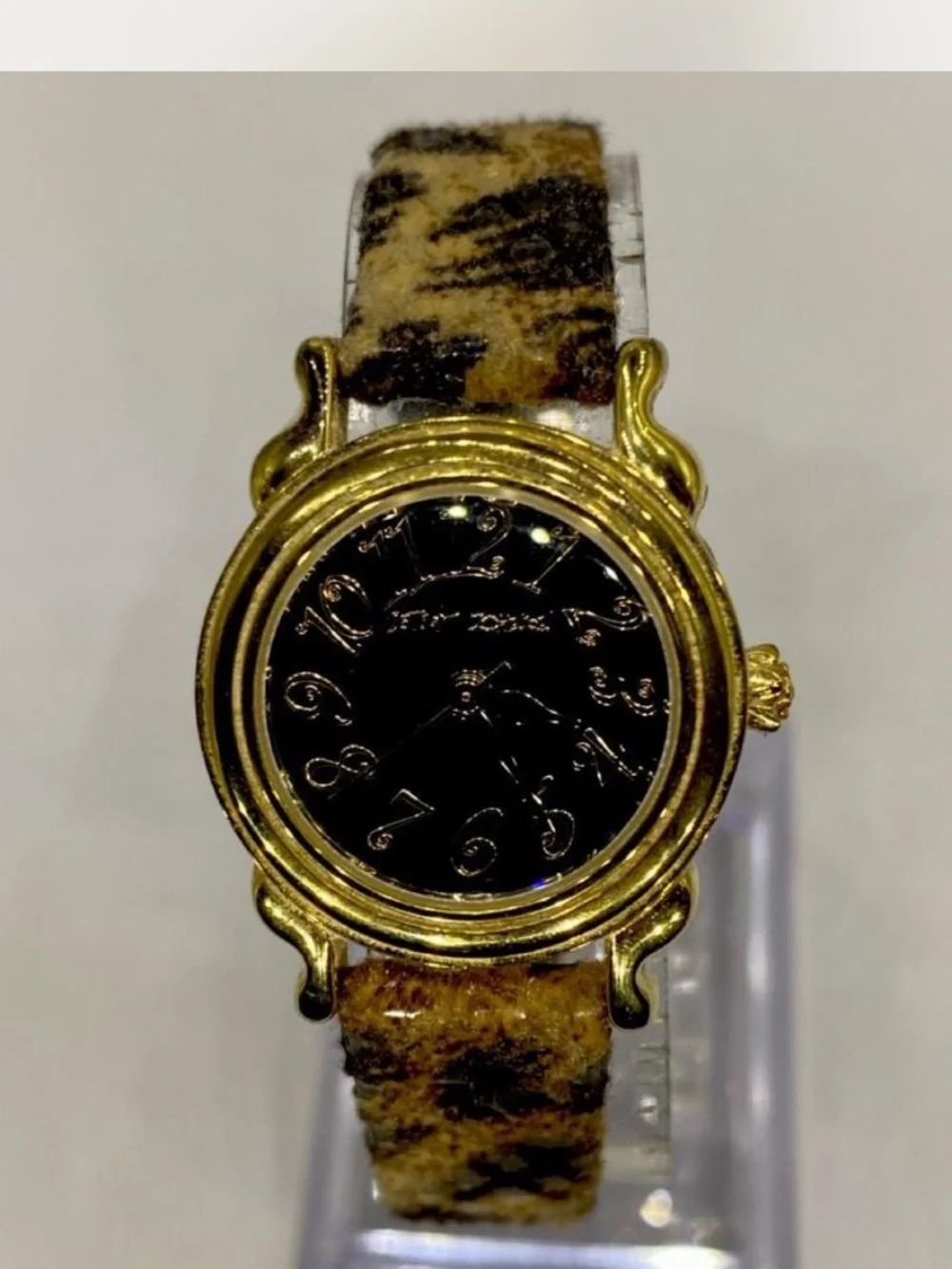 Betsy Johnson ^^^ Gold-Tone Round Watch /  Black Dial /  Brown Leopard Strap ***